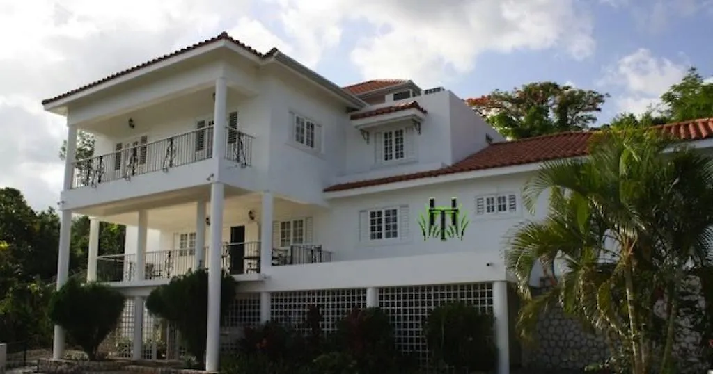 B&B Hill Top Kingston Jamaica